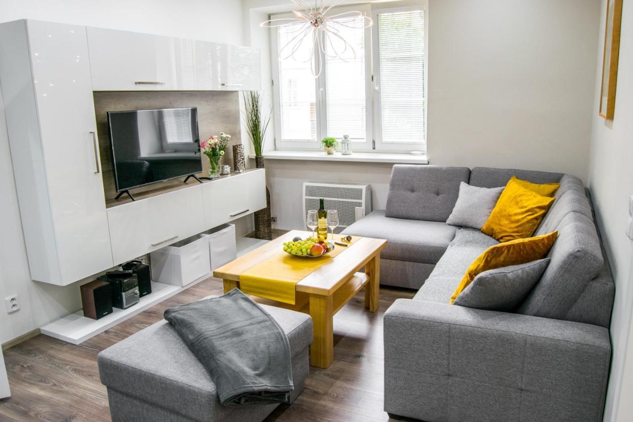 Apartment In Downtown Olomouc Bagian luar foto